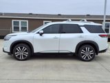 New 2025 Nissan Pathfinder Platinum image 3