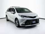 Used 2024 Toyota Sienna Limited image 3