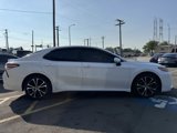 Used 2020 Toyota Camry SE w/ Convenience Package image 4