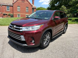 Used 2017 Toyota Highlander XLE image 3