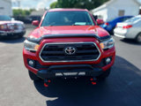 Used 2017 Toyota Tacoma TRD Off-Road image 2