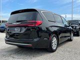 Used 2023 Chrysler Pacifica Touring-L image 3