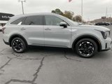 New 2025 Kia Sorento S image 2