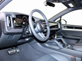 New 2025 Porsche Cayenne image 4
