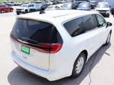 Used 2023 Chrysler Pacifica Touring-L image 5