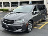 Used 2023 Chrysler Pacifica Touring-L image 4