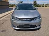 Used 2018 Chrysler Pacifica Limited image 4