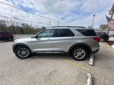 Used 2022 Ford Explorer XLT w/ Equipment Group 202A image 4