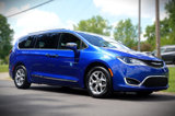 Used 2020 Chrysler Pacifica Limited image 3