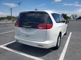 Used 2022 Chrysler Voyager LX image 4