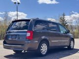 Used 2015 Chrysler Town & Country Touring image 5