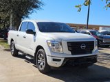 Used 2024 Nissan Titan SV w/ SV Convenience Package image 2