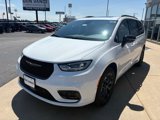 New 2026 Chrysler Pacifica Limited image 2