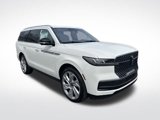 New 2025 Lincoln Navigator Reserve image 3