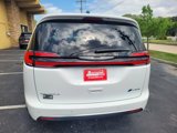 Used 2024 Chrysler Pacifica Pinnacle image 4