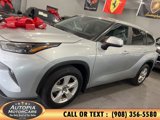 Used 2024 Toyota Highlander LE image 3
