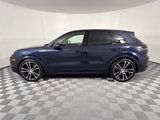 Used 2025 Porsche Cayenne image 2