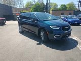 New 2025 Chrysler Pacifica Select image 3