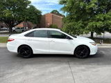 Used 2017 Toyota Camry SE image 3