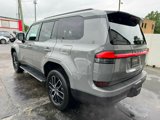 Used 2024 Lexus GX 550 image 3