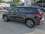 Certified 2024 Volkswagen Taos SE w/ Panoramic Sunroof Package image 5