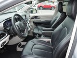 Used 2023 Chrysler Pacifica Touring-L image 2