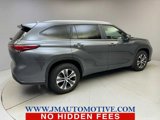 Used 2023 Toyota Highlander XLE image 5