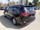 New 2025 Chrysler Pacifica Select image 4