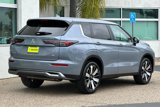 New 2025 Mitsubishi Outlander SE image 4
