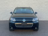Used 2012 Volkswagen Touareg TDI image 2