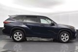 Used 2023 Toyota Highlander LE image 4