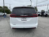 New 2026 Chrysler Pacifica Select image 4