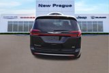 New 2025 Chrysler Pacifica Select image 4