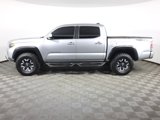 Used 2022 Toyota Tacoma TRD Off-Road image 2