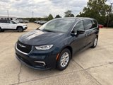 New 2025 Chrysler Pacifica Select image 2