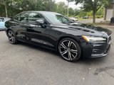 Used 2020 Volvo S60 T6 R-Design image 4