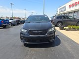 New 2025 Chrysler Pacifica Select image 2