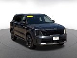 Used 2024 Kia Sorento S image 3