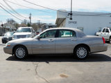 Used 2003 Lincoln Town Car Signature image 6