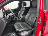 Certified 2024 Porsche Macan image 5