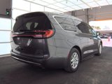 Used 2021 Chrysler Pacifica Touring-L image 5