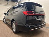 New 2025 Chrysler Pacifica Select image 4