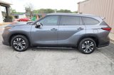Used 2022 Toyota Highlander XLE image 4
