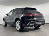 Certified 2024 Porsche Macan image 3
