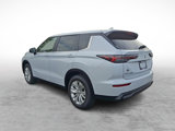 New 2025 Mitsubishi Outlander ES image 3