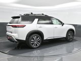New 2025 Nissan Pathfinder Platinum image 2