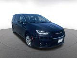 Used 2024 Chrysler Pacifica Touring-L image 3