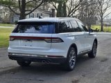 New 2025 Lincoln Aviator AWD image 3