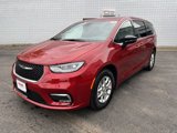 New 2025 Chrysler Pacifica Select image 3