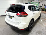 Used 2017 Nissan Rogue SV image 4